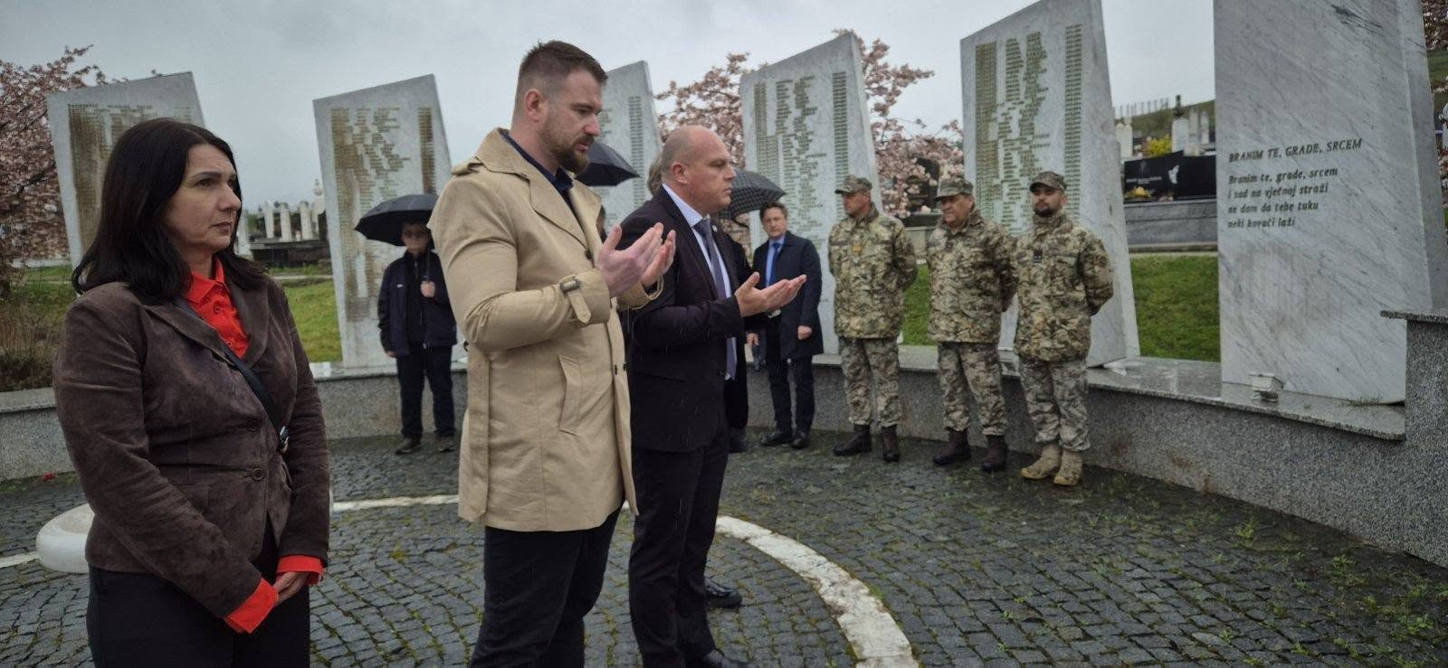 Obilježena 34. godišnjica formiranja Armije RBiH uz odavanje počasti poginulim braniteljima